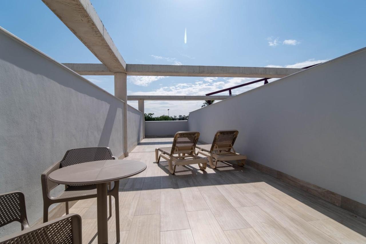 Aljarafe Suites By Qhotels Gelves ภายนอก รูปภาพ